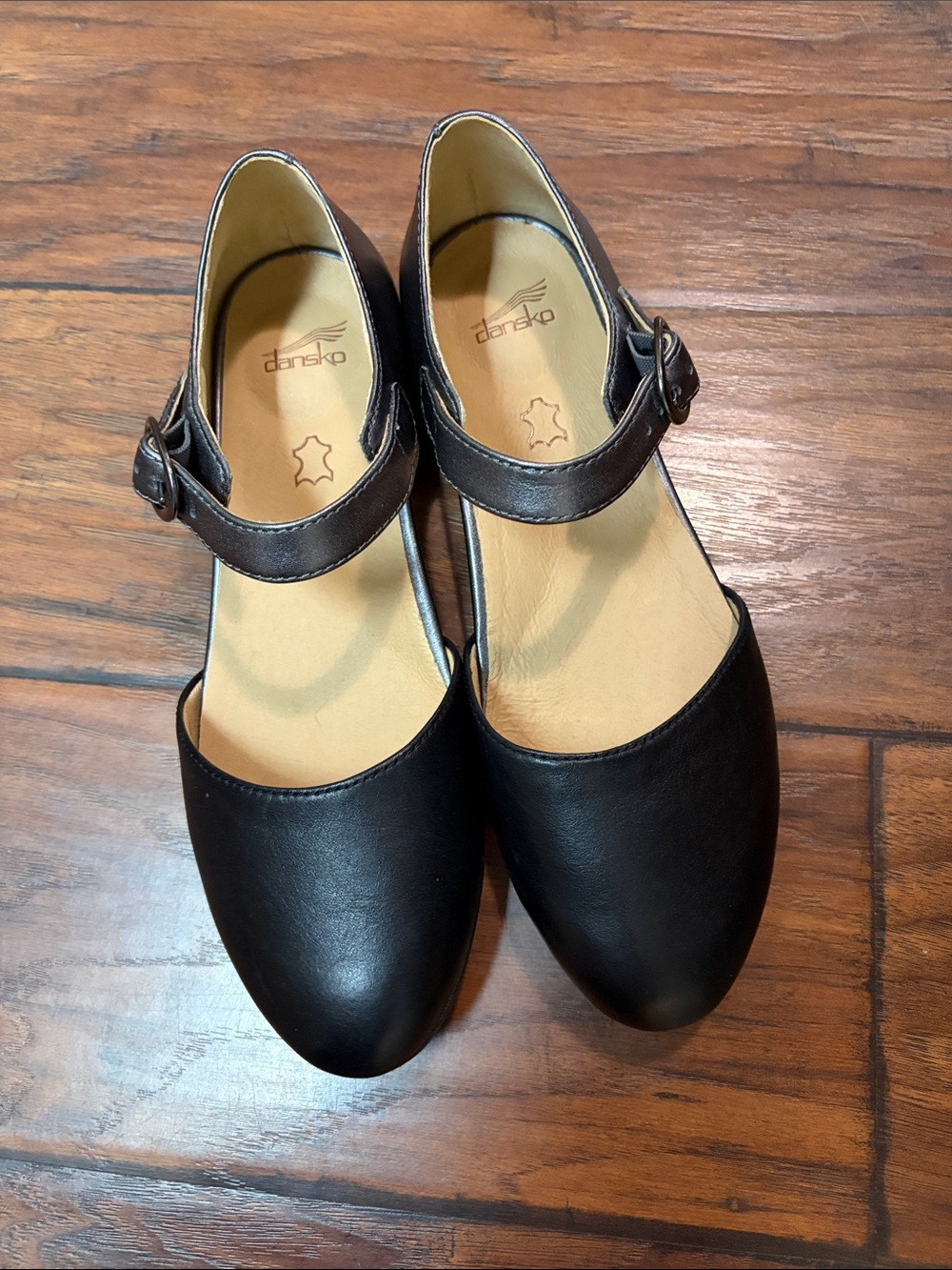 Women's Dansko Liv Mary Jane Flat in Black/Pewter Metallic Nappa Leather